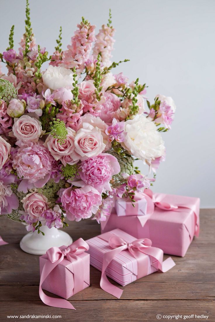 df114c5ff0d08913ef182597b0621723--wrapping-gifts-pink-flowers.jpg